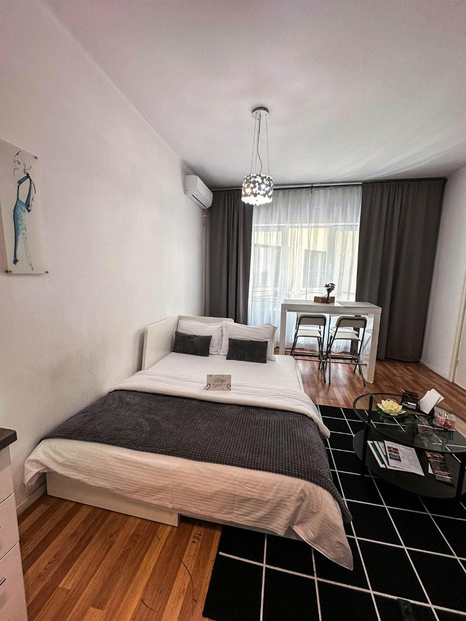 Sunrise Center Apartment