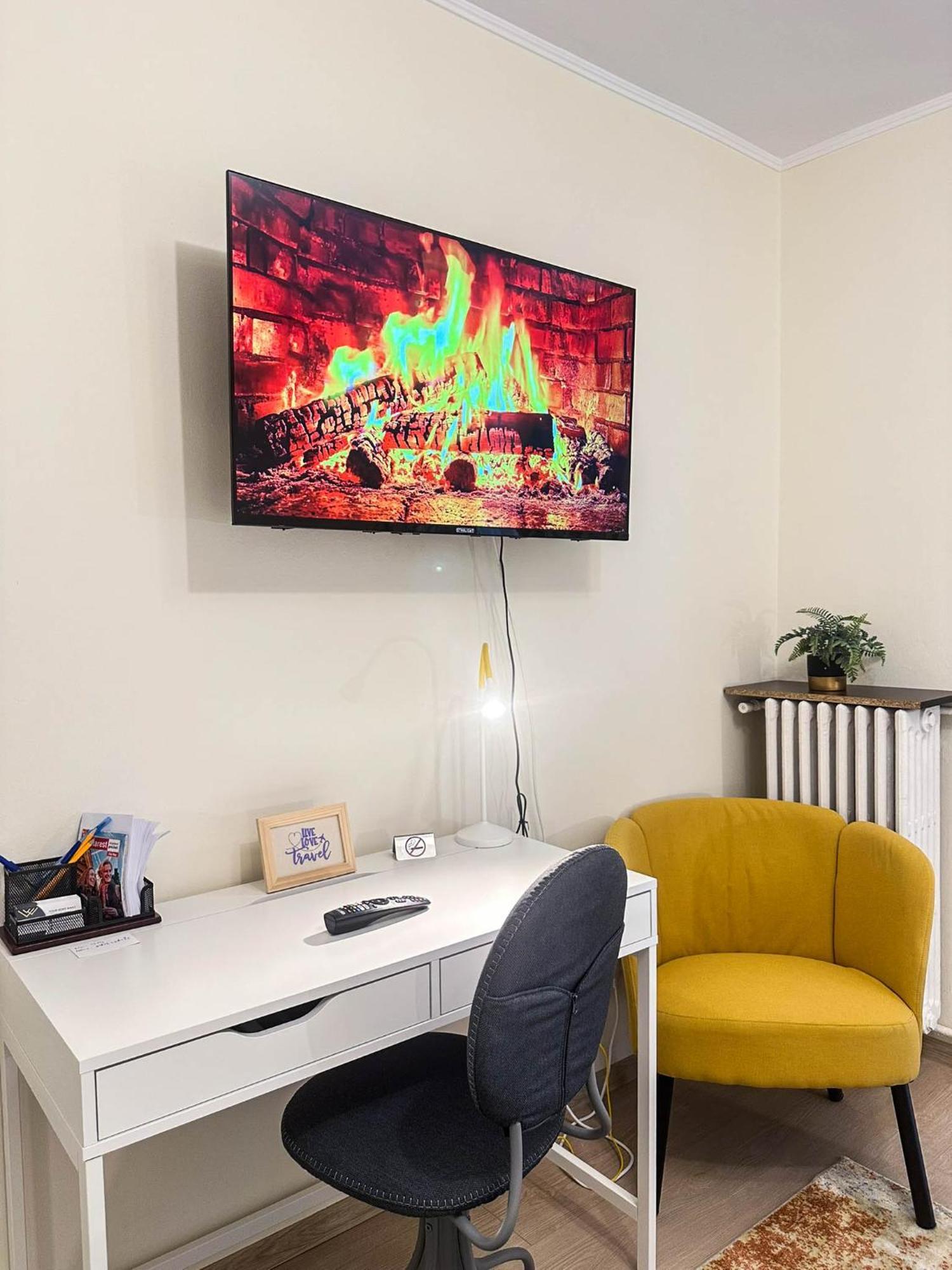 Sunrise Center Apartment
